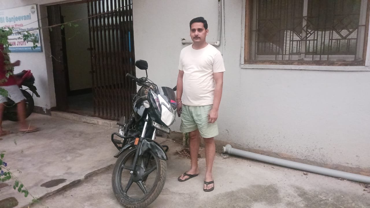 एपीपी नवीन कुमार के मकान में शॉर्ट सर्किट लगी भीषण आग, बड़ा हादसा होते होते टला एपीपी नवीन कुमार के मकान में शॉर्ट सर्किट लगी भीषण आग, बड़ा हादसा होते होते टला