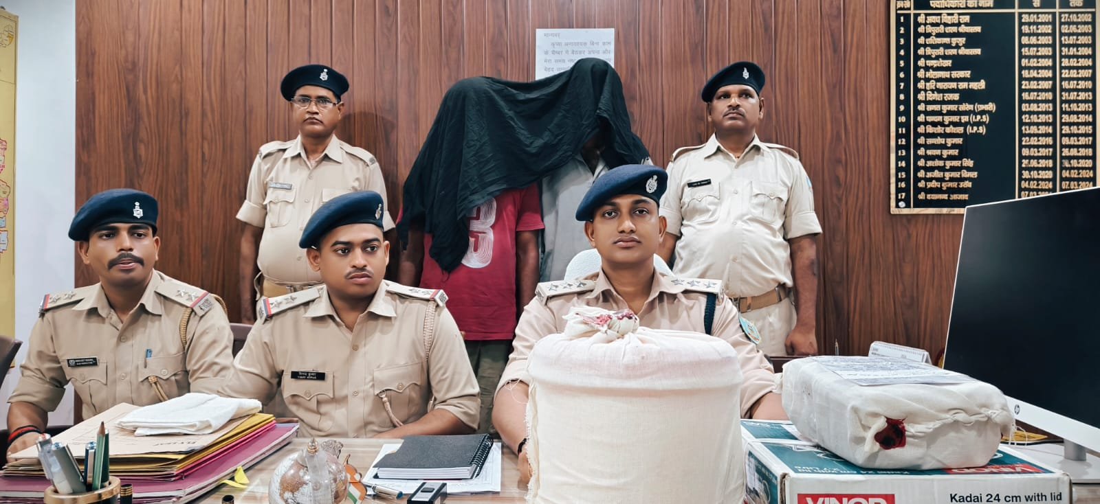 Pakud news:बंद घर से ब्राउन शुगर व गांजा बरामद, दो आरोपी गिरफ्तार