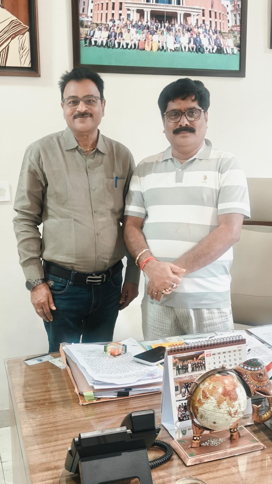 पत्रकार हितों पर मंत्री से मिले नरेश प्रसाद श्रीवास्तव, समस्याओं के समाधान का मिला आश्वासन