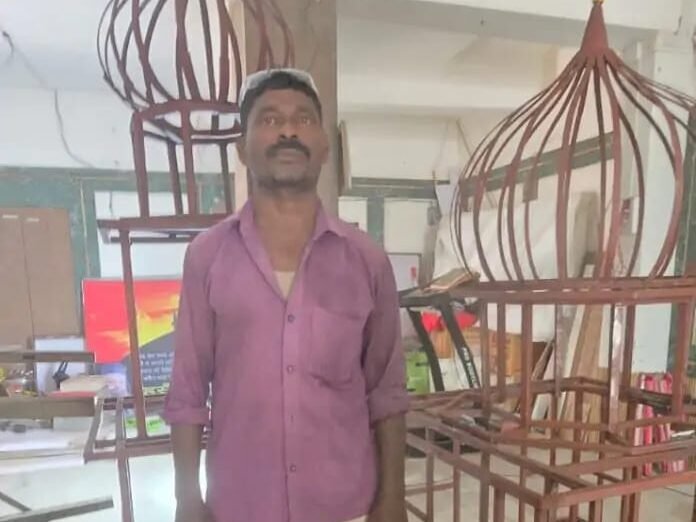 “हिंदू होकर बना रहे ताजिया: पाकुड़ के दुलाल ‘भाईजान’ ने दी इंसानियत की मिसाल”