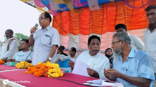 जनसमस्याओं को सुनने गांव-गांव पहुंचे पूर्व मंत्री आलमगीर आलम, विकास एवं जनहित के मुद्दों पर किया संवाद