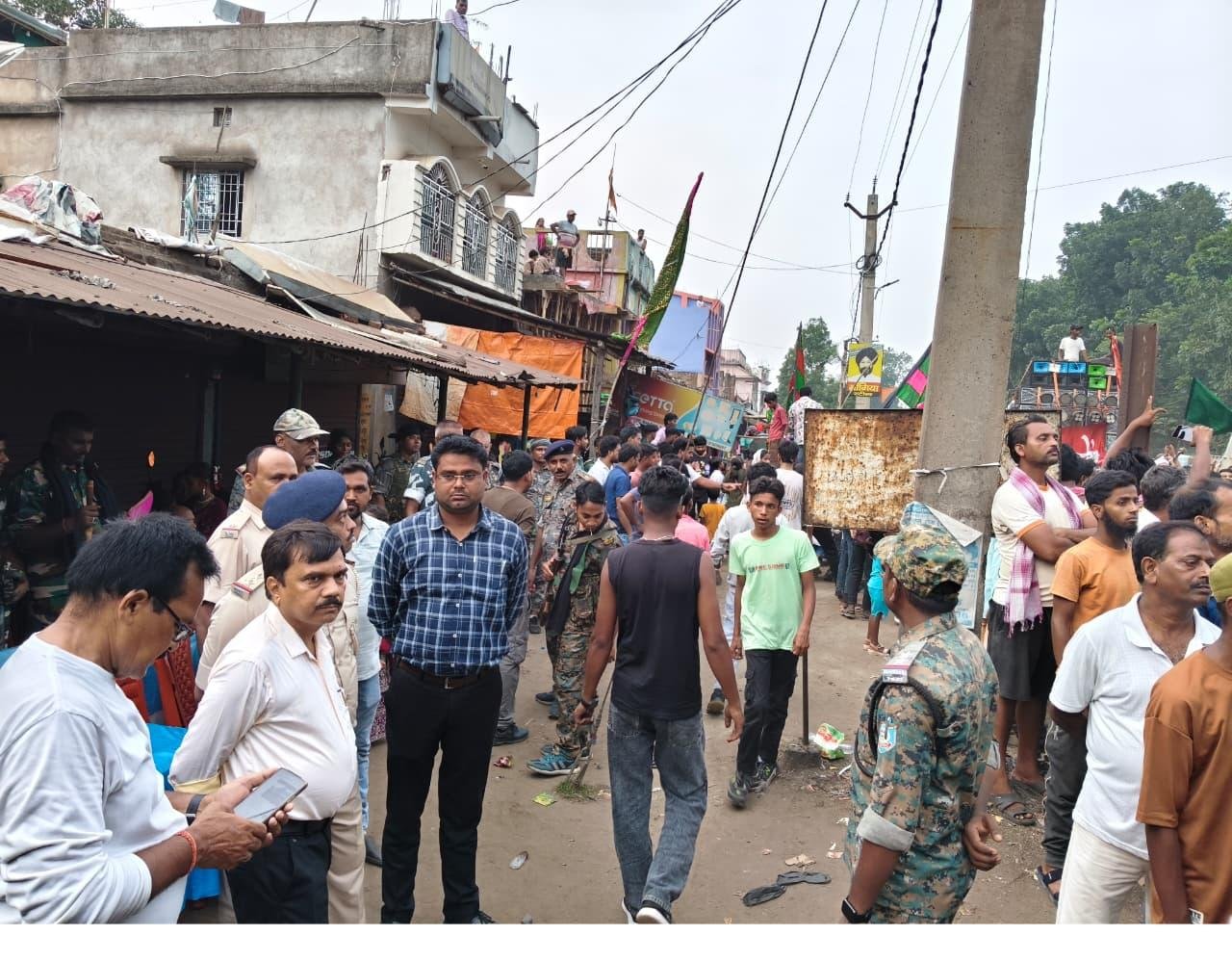 मुहर्रम पर पाकुड़ में निकले 38 ताजिया जुलूस, कड़ी सुरक्षा में शांतिपूर्ण संपन्न मुहर्रम पर पाकुड़ में निकले 38 ताजिया जुलूस, कड़ी सुरक्षा में शांतिपूर्ण संपन्न