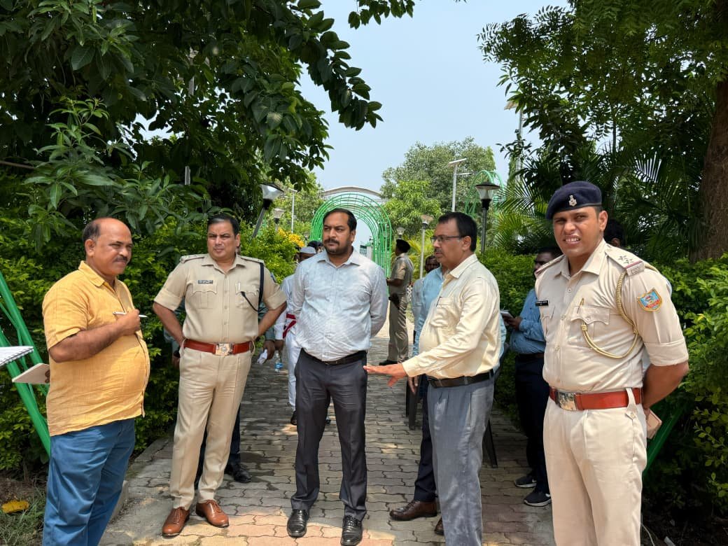 हूल दिवस की तैयारियों को लेकर उपायुक्त एवं पुलिस अधीक्षक ने किया भोगनाडीह का निरीक्षण हूल दिवस की तैयारियों को लेकर उपायुक्त एवं पुलिस अधीक्षक ने किया भोगनाडीह का निरीक्षण