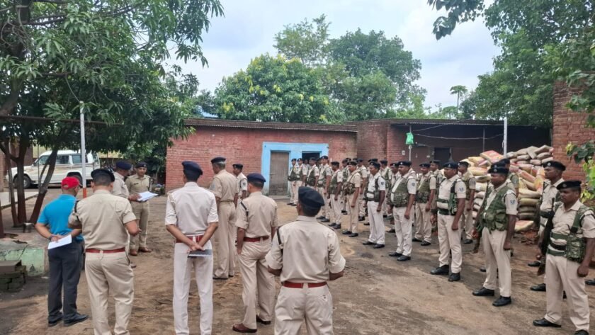 लातेहार: एसपी ने किया मकईयाटांड़ पिकेट का निरीक्षण, सुरक्षा व्यवस्था की समीक्षा