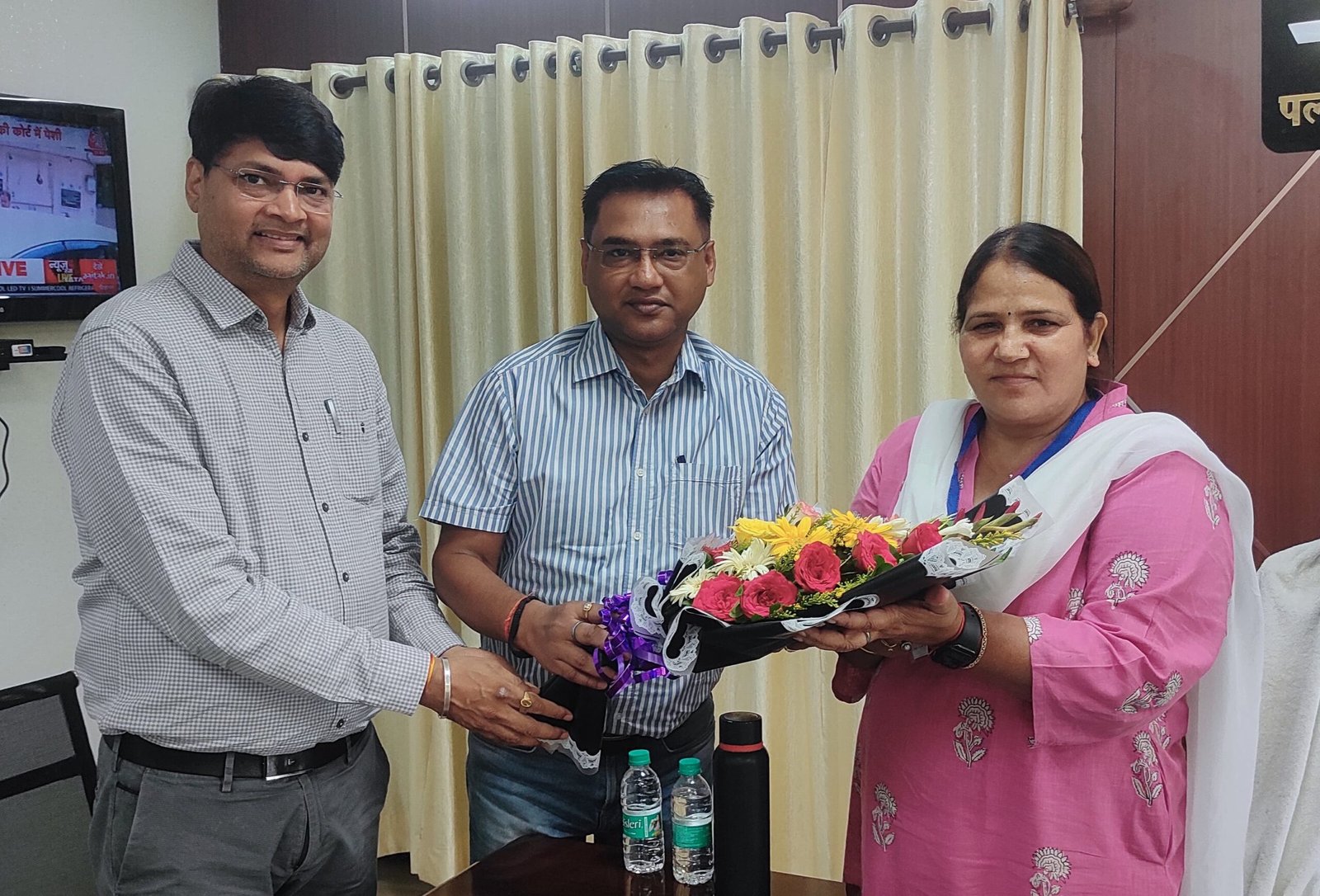 प्रमंडलीय आयुक्त कुमुद सहाय की उपस्थिति में उप परिवहन आयुक्त सह सचिव मनीष कुमार ने सौंपा प्रभार प्रमंडलीय आयुक्त कुमुद सहाय की उपस्थिति में उप परिवहन आयुक्त सह सचिव मनीष कुमार ने सौंपा प्रभार