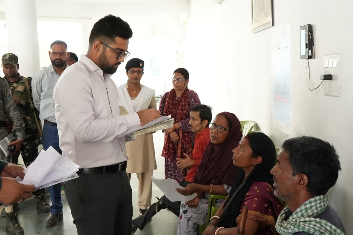 जन समाधान में विधवा महिला को मिली राहत,ऑन स्पॉट स्वीकृत हुआ पेंशन जन समाधान में विधवा महिला को मिली राहत,ऑन स्पॉट स्वीकृत हुआ पेंशन