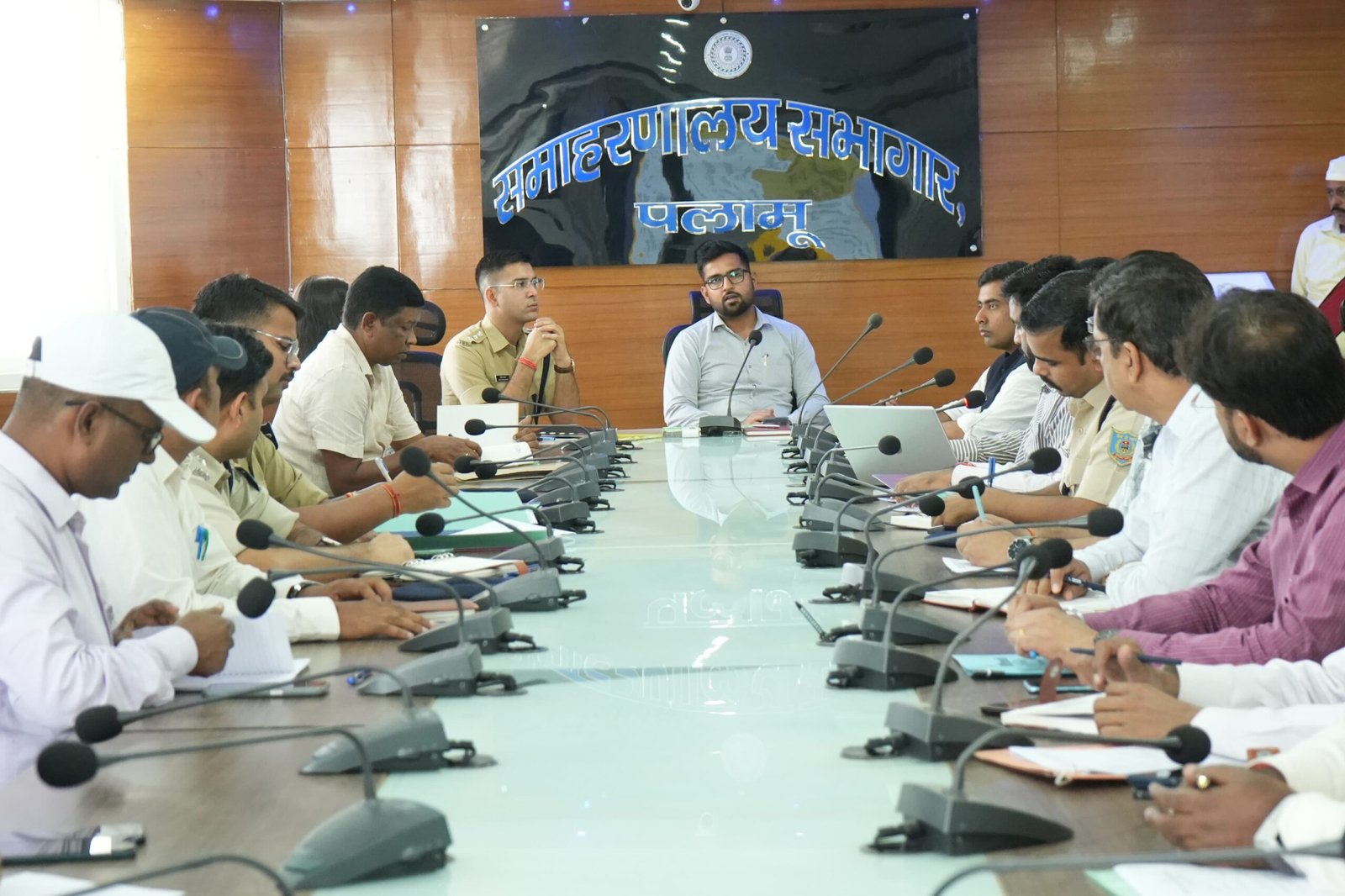 सड़क सुरक्षा को लेकर सख्त हुए उपायुक्त,नियम तोड़ने वालों पर होगी कड़ी कार्रवाई: उपायुक्त सड़क सुरक्षा को लेकर सख्त हुए उपायुक्त,नियम तोड़ने वालों पर होगी कड़ी कार्रवाई: उपायुक्त