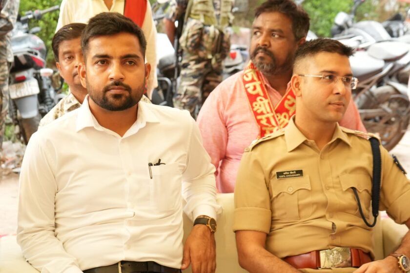 मोहर्रम पर्व को लेकर उपायुक्त एवं पुलिस अधीक्षक ने शहर का भ्रमण कर विधि-व्यवस्था का लिया जायजा मोहर्रम पर्व को लेकर उपायुक्त एवं पुलिस अधीक्षक ने शहर का भ्रमण कर विधि-व्यवस्था का लिया जायजा