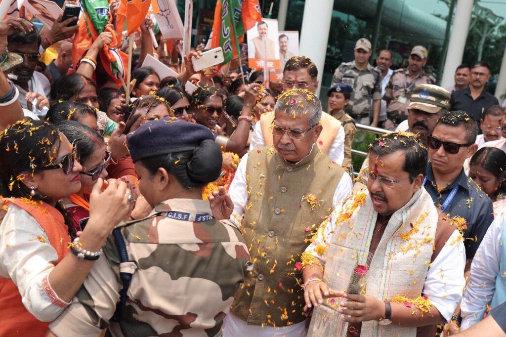 भाजपा प्रदेश कार्यालय में राष्ट्रीय अध्यक्ष का भव्य स्वागत,सांसद-विधायकों की बैठक संपन्न