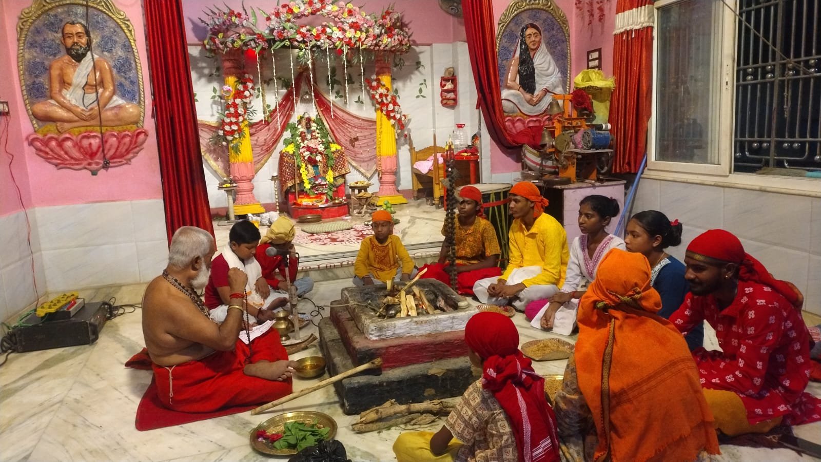 हरियाली अमावस्या पर बड़ी काली मंदिर में मध्यरात्रि पूजा,तांत्रिक विधि से हवन-पूर्णाहुति संपन्न हरियाली अमावस्या पर बड़ी काली मंदिर में मध्यरात्रि पूजा,तांत्रिक विधि से हवन-पूर्णाहुति संपन्न