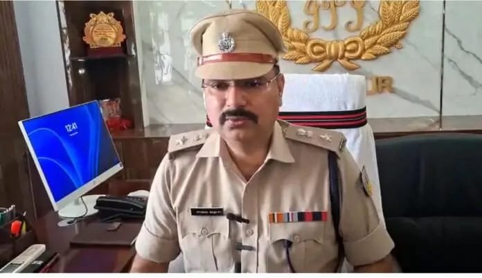 मुहर्रम को शांतिपूर्ण और सौहार्दपूर्ण माहौल में मनाएं : एसपी अनुदीप सिंह मुहर्रम को शांतिपूर्ण और सौहार्दपूर्ण माहौल में मनाएं : एसपी अनुदीप सिंह