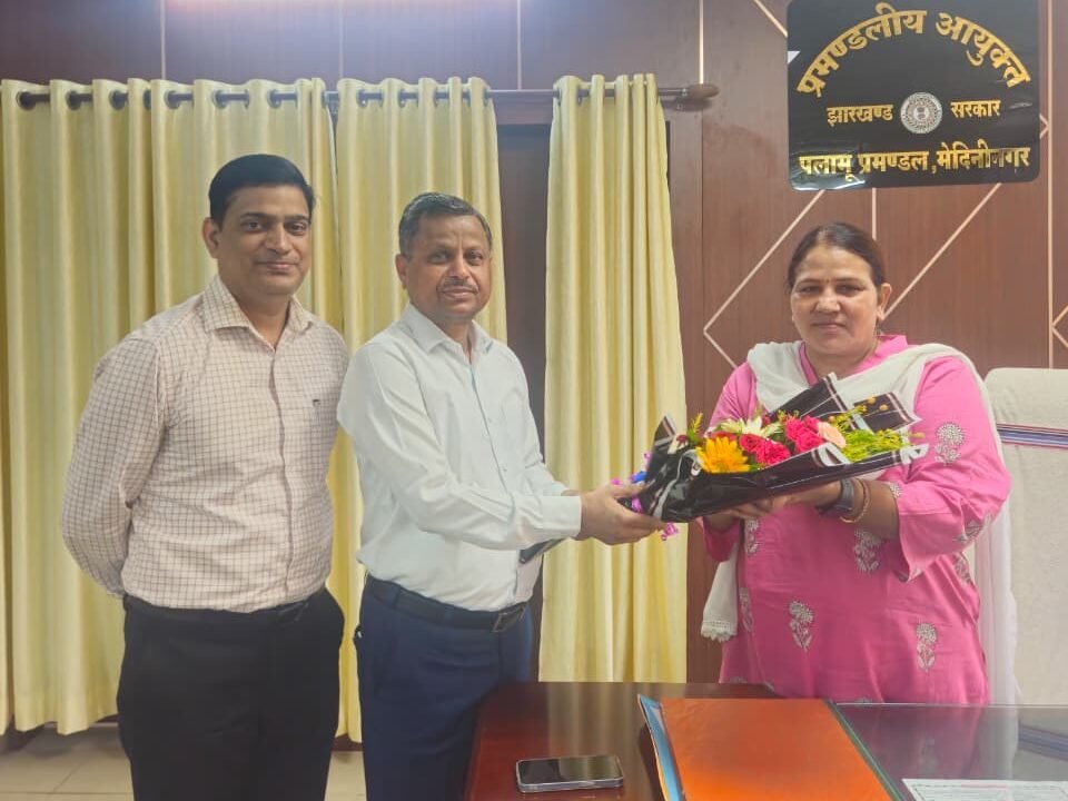 नगरआयुक्त ने प्रमंडलीय आयुक्त से की शिष्टाचार मुलाकात, शहरी विकास योजनाओं पर हुई चर्चा नगरआयुक्त ने प्रमंडलीय आयुक्त से की शिष्टाचार मुलाकात, शहरी विकास योजनाओं पर हुई चर्चा