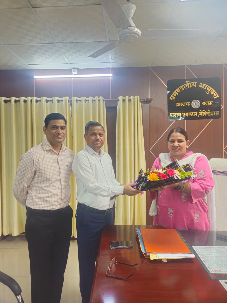 नगरआयुक्त ने प्रमंडलीय आयुक्त से की शिष्टाचार मुलाकात, शहरी विकास योजनाओं पर हुई चर्चा नगरआयुक्त ने प्रमंडलीय आयुक्त से की शिष्टाचार मुलाकात, शहरी विकास योजनाओं पर हुई चर्चा