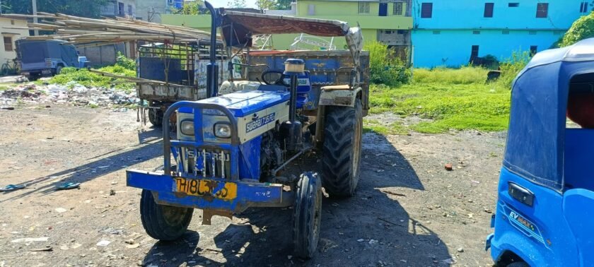 स्टोन चिप्स लदे ट्रैक्टर को सीओ ने किया जप्त