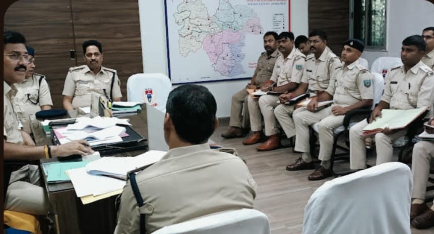 बेरमो अनुमंडल में अपराध नियंत्रण को लेकर मासिक गोष्ठी, एसडीपीओ ने दिए सख्त निर्देश बेरमो अनुमंडल में अपराध नियंत्रण को लेकर मासिक गोष्ठी, एसडीपीओ ने दिए सख्त निर्देश