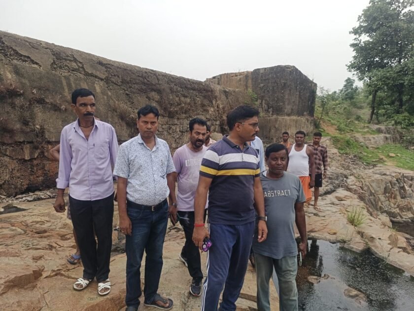 बरडीहा में बीडीओ का सघन निरीक्षण: हरदियारी व दोकरी डैम के जीर्णोद्धार का आश्वासन, बंद रास्ता खुलवाया बरडीहा में बीडीओ का सघन निरीक्षण: हरदियारी व दोकरी डैम के जीर्णोद्धार का आश्वासन, बंद रास्ता खुलवाया