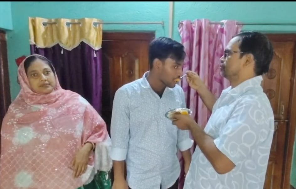 मां शिक्षिका पिता मेडिकल स्टोर संचालक,अनोखे संयोग से मंसूर को मिली प्रेरणा,नीट में लहराया परचम मां शिक्षिका पिता मेडिकल स्टोर संचालक,अनोखे संयोग से मंसूर को मिली प्रेरणा,नीट में लहराया परचम