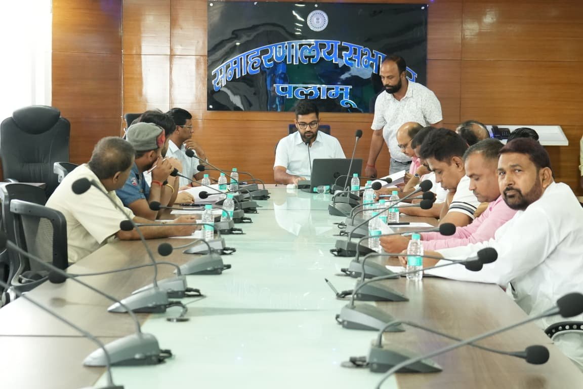 मतदाता सूची के विशेष गहन पुनरीक्षण कार्य में राजनीतिक दलों की सक्रिय भागीदारी जरूरी :जिला निर्वाचन पदाधिकारी मतदाता सूची के विशेष गहन पुनरीक्षण कार्य में राजनीतिक दलों की सक्रिय भागीदारी जरूरी :जिला निर्वाचन पदाधिकारी