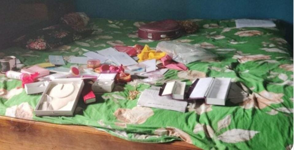 सूने घर का ताला तोड़ लाखों के गहने व नकदी चोरी, जांच में जुटी पुलिस