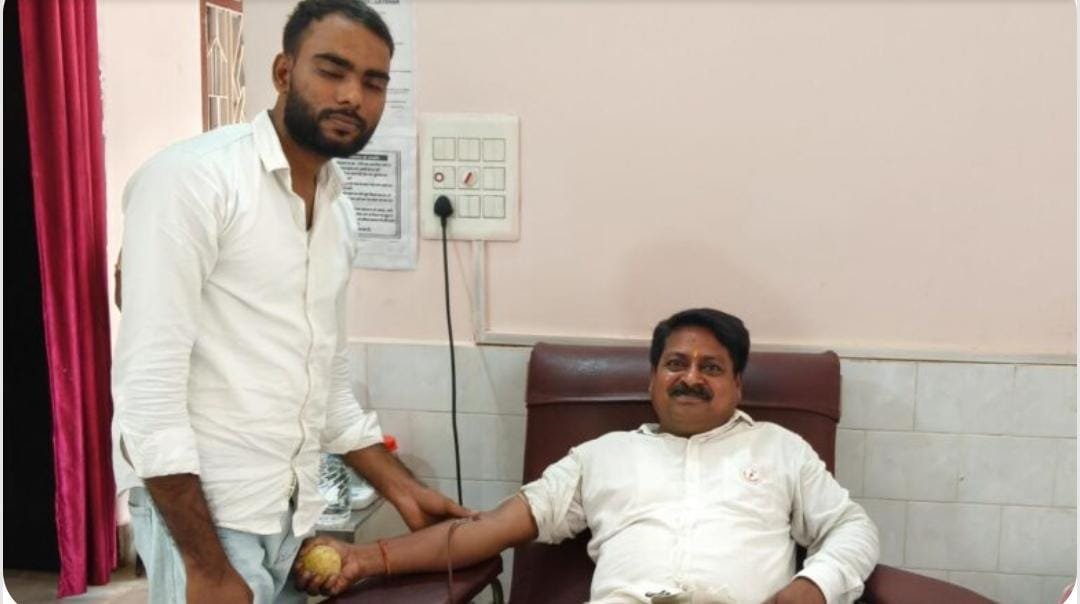 थैलीसीमिया पीड़ित बच्ची के लिए पत्रकार ने किया रक्तदान, समय पर मिला जीवनदान