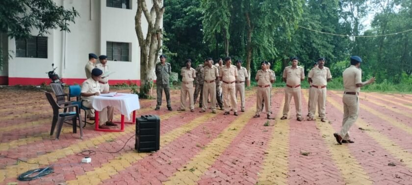 पाकुड़ में JSSC परीक्षा को लेकर पुलिस अलर्ट, कदाचारमुक्त आयोजन के लिए सख्त निर्देश पाकुड़ में JSSC परीक्षा को लेकर पुलिस अलर्ट, कदाचारमुक्त आयोजन के लिए सख्त निर्देश