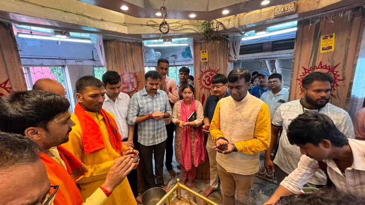 सावन से पहले पहाड़ी मंदिर का निरीक्षण,उपायुक्त ने दिए श्रद्धालुओं की सुविधा से जुड़े अहम निर्देश सावन से पहले पहाड़ी मंदिर का निरीक्षण,उपायुक्त ने दिए श्रद्धालुओं की सुविधा से जुड़े अहम निर्देश