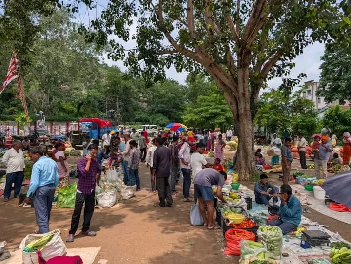 मोराबादी से हटाए गए वेंडरों का पुनर्वास, टैगोर हिल के पास बनाया गया वेंडिंग जोन मोराबादी से हटाए गए वेंडरों का पुनर्वास, टैगोर हिल के पास बनाया गया वेंडिंग जोन