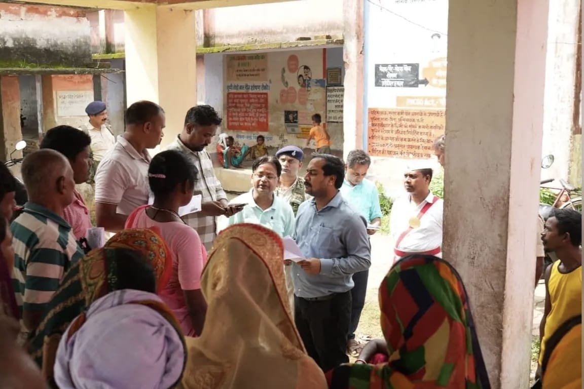 साहिबगंज में मतदाता सूची पुनरीक्षण अभियान तेज, 100% प्रपत्र वितरण, 56% डिजिटाइजेशन पूरा