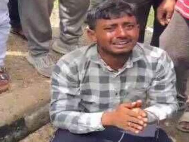 कोडरमा में बाइक चोरी की कोशिश नाकाम, युवक पकड़कर पुलिस के हवाले कोडरमा में बाइक चोरी की कोशिश नाकाम, युवक पकड़कर पुलिस के हवाले