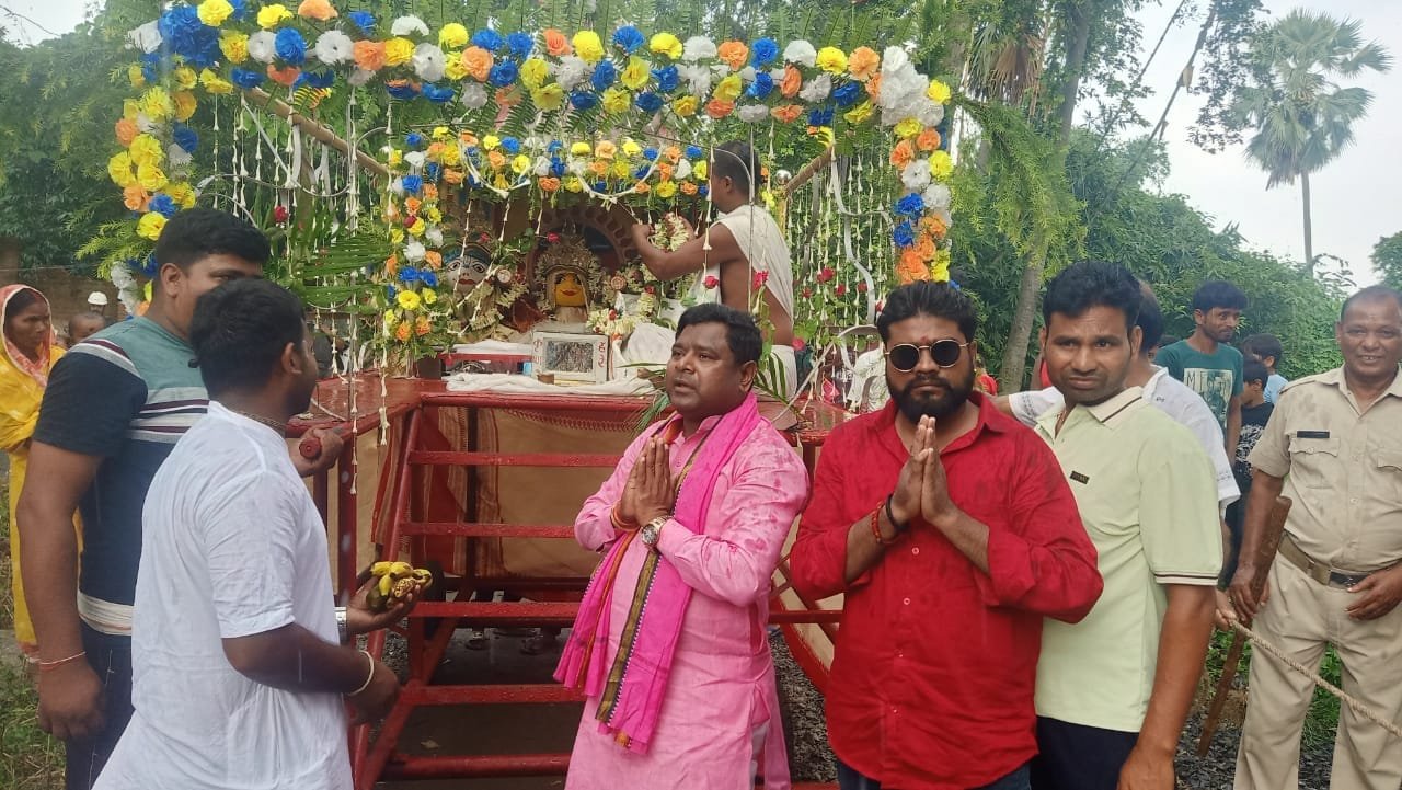 पाकुड़ में उलटा रथयात्रा उत्सव,श्रद्धा और उल्लास के साथ निकली भव्य शोभायात्रा