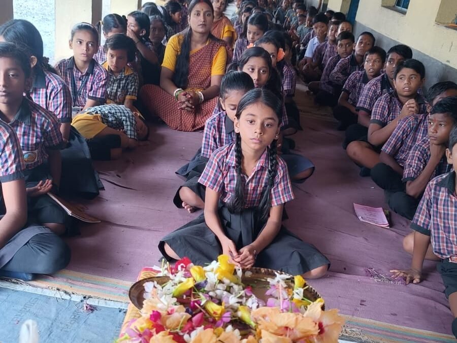 सरस्वती शिशु मंदिर कोटालपोखर में गुरुपूजन एवं गुरु दक्षिणा कार्यक्रम आयोजित सरस्वती शिशु मंदिर कोटालपोखर में गुरुपूजन एवं गुरु दक्षिणा कार्यक्रम आयोजित