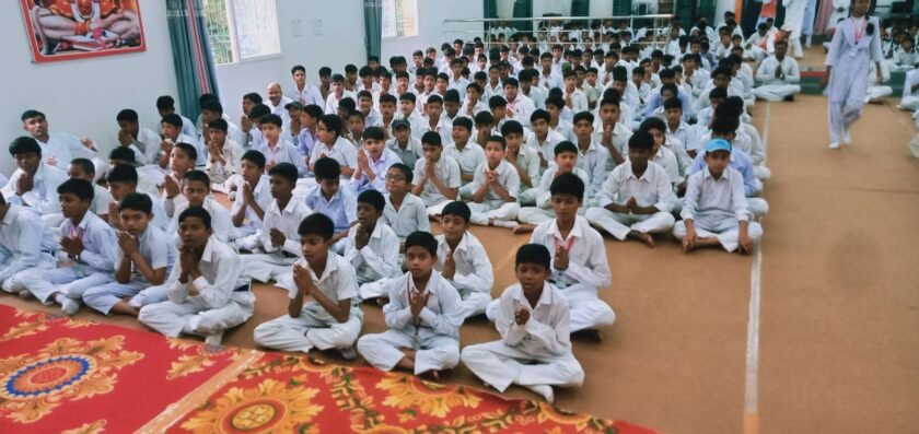 नन्हे कदम' ई-पत्रिका का लोकार्पण, भारतीय वैज्ञानिकों के योगदान से रूबरू हुए विद्यार्थी नन्हे कदम' ई-पत्रिका का लोकार्पण, भारतीय वैज्ञानिकों के योगदान से रूबरू हुए विद्यार्थी
