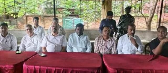 पाकुड़ में झामुमो की प्रखंड स्तरीय बैठक,4 अगस्त को शिबू सोरेन की प्रतिमा का होगा अनावरण पाकुड़ में झामुमो की प्रखंड स्तरीय बैठक,4 अगस्त को शिबू सोरेन की प्रतिमा का होगा अनावरण