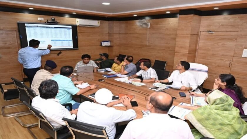 मोरग्राम-किशनगंज हाई स्पीड कॉरिडोर: पाकुड़ के 21 गांव होंगे प्रभावित, डीसी- विधायक ने की समीक्षा मोरग्राम-किशनगंज हाई स्पीड कॉरिडोर: पाकुड़ के 21 गांव होंगे प्रभावित, डीसी- विधायक ने की समीक्षा