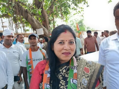 मनिका में शिक्षा व्यवस्था पर उठे सवाल,एक शिक्षक वाले स्कूलों में बच्चों के भविष्य को लेकर चिंता मनिका में शिक्षा व्यवस्था पर उठे सवाल,एक शिक्षक वाले स्कूलों में बच्चों के भविष्य को लेकर चिंता
