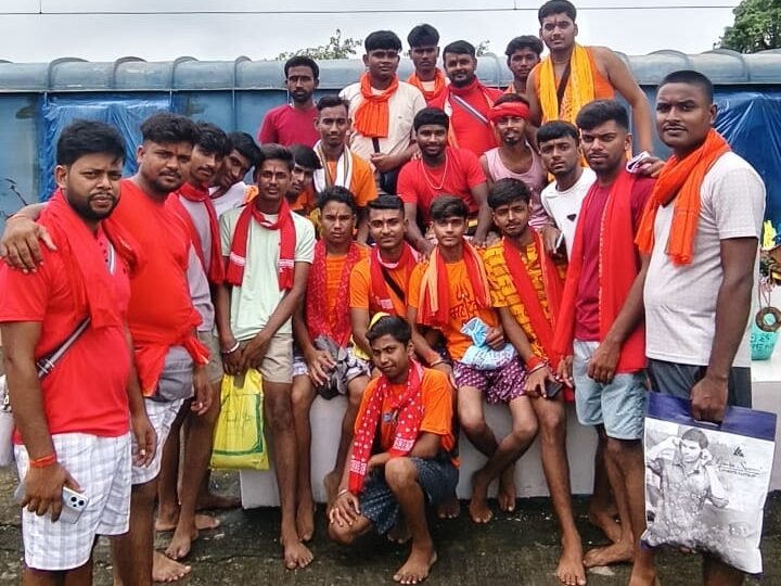मयूरकोला से कांवड़ियों का जत्था देवघर रवाना,गूंजे ‘बोल बम’ के जयकारे मयूरकोला से कांवड़ियों का जत्था देवघर रवाना,गूंजे ‘बोल बम’ के जयकारे
