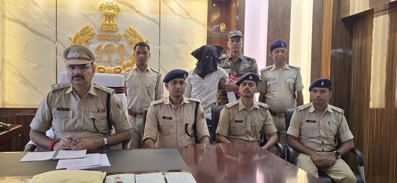 पाकुड़ डबल मर्डर का 12 घंटे में खुलासा, पत्नी और सास की हत्या के आरोप में पति गिरफ्तार पाकुड़ डबल मर्डर का 12 घंटे में खुलासा, पत्नी और सास की हत्या के आरोप में पति गिरफ्तार