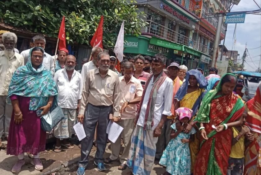 पाकुड़ में सीपीआईएम का जेल भरो आंदोलन,निजीकरण और पेपर लीक के खिलाफ कार्यकर्ताओं का प्रदर्शन पाकुड़ में सीपीआईएम का जेल भरो आंदोलन,निजीकरण और पेपर लीक के खिलाफ कार्यकर्ताओं का प्रदर्शन