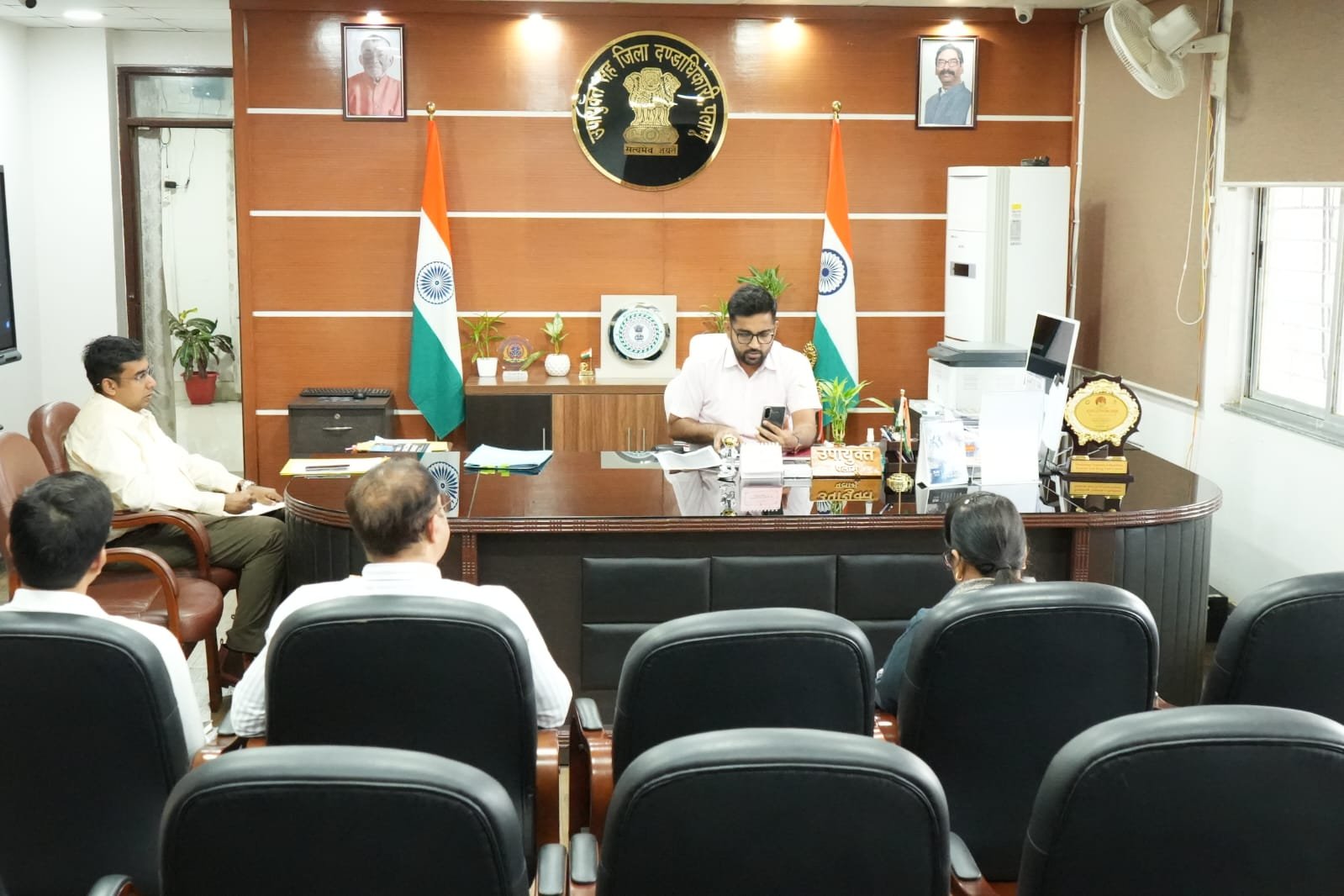 यूरिया एवं डी.ए.पी. की कालाबाजारी व जमाखोरी पर सख्त नजर, टास्क फोर्स को नियमित जांच के निर्देश यूरिया एवं डी.ए.पी. की कालाबाजारी व जमाखोरी पर सख्त नजर, टास्क फोर्स को नियमित जांच के निर्देश