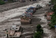 नेपाल में भीषण बाढ़ से तबाही,105 भारतीयों समेत करीब 500 यात्री लापता; दूतावास ने जारी किए हेल्पलाइन नंबर नेपाल में भीषण बाढ़ से तबाही,105 भारतीयों समेत करीब 500 यात्री लापता; दूतावास ने जारी किए हेल्पलाइन नंबर