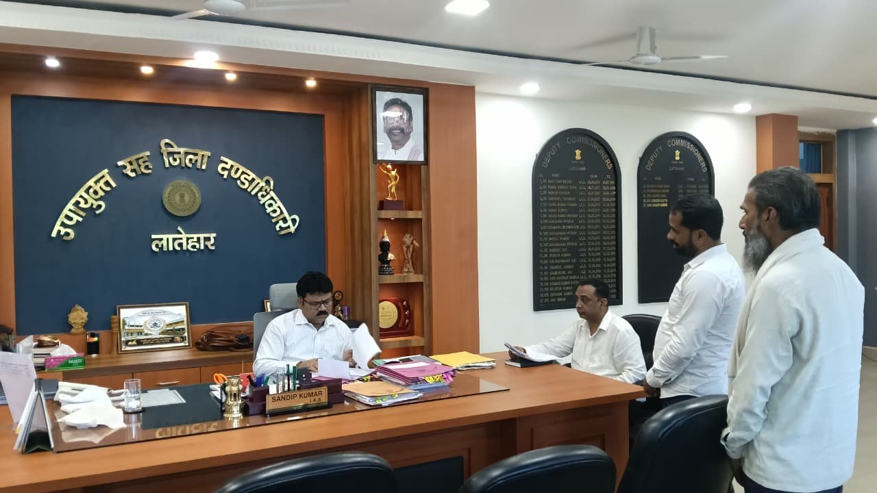 जन शिकायत शिविर में उपायुक्त ने सुनी लोगों की समस्याएं, अधिकारियों को कार्रवाई के निर्देश