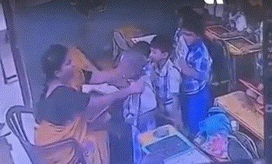 टीचर की पिटाई से 6 साल के बच्चे की मौत,स्कूलों में शारीरिक दंड पर क्या है कानून? टीचर की पिटाई से 6 साल के बच्चे की मौत,स्कूलों में शारीरिक दंड पर क्या है कानून?