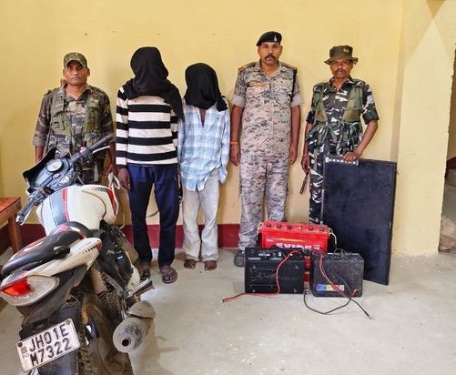 चोरी के समान के साथ दो आरोपी गिरफ्तार; अपाची बाइक भी जब्त
