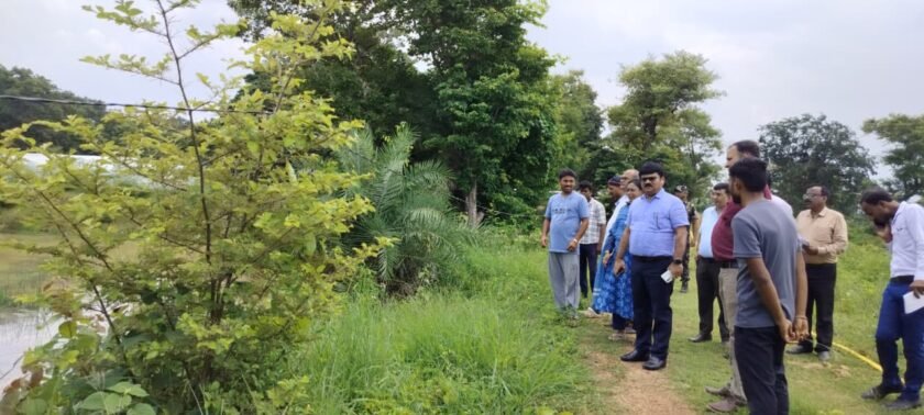 किनामाड़ कृषि फार्म और पशुपालन शेड का उपायुक्त ने किया निरीक्षण, 15 दिन में कमियां दूर करने का दिया निर्देश किनामाड़ कृषि फार्म और पशुपालन शेड का उपायुक्त ने किया निरीक्षण, 15 दिन में कमियां दूर करने का दिया निर्देश