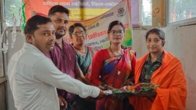 लातेहार में छात्राओं की सुरक्षा को लेकर विधायक प्रतिनिधियों ने उठाई आवाज, पुलिस को सौंपा ज्ञापन लातेहार में छात्राओं की सुरक्षा को लेकर विधायक प्रतिनिधियों ने उठाई आवाज, पुलिस को सौंपा ज्ञापन