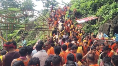 बरहेट में सावन की तीसरी सोमवारी पर उमड़ा आस्था का सैलाब,70 हजार श्रद्धालुओं ने किया जलार्पण बरहेट में सावन की तीसरी सोमवारी पर उमड़ा आस्था का सैलाब,70 हजार श्रद्धालुओं ने किया जलार्पण