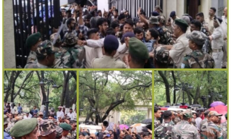 राँची में अभ्यर्थियों का उग्र प्रदर्शन,बैरिकेडिंग तोड़कर परिसर में घुसे