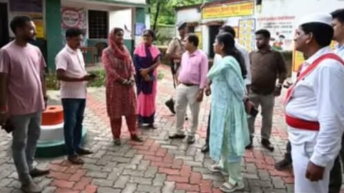एसआईआर(SIR)कार्य में पारदर्शिता पर जोर, उपायुक्त ने हिरणपुर में बूथों का किया निरीक्षण