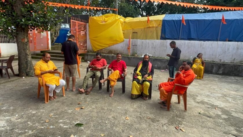 देवाकी बाबा धाम में 24 घंटे का महा रुद्राभिषेक शुरू देवाकी बाबा धाम में 24 घंटे का महा रुद्राभिषेक शुरू