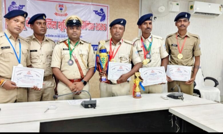 पलामू क्षेत्रीय पुलिस शूटिंग प्रतियोगिता में लातेहार पुलिस का दबदबा, ओवरऑल चैंपियन बनी टीम पलामू क्षेत्रीय पुलिस शूटिंग प्रतियोगिता में लातेहार पुलिस का दबदबा, ओवरऑल चैंपियन बनी टीम